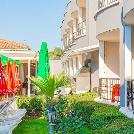 Sayanora Hotel